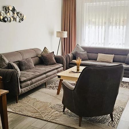 Value Living Apartment Ferizaj Eksteriør bilde