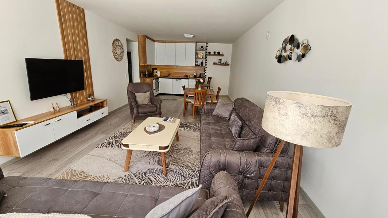 Value Living Apartment Ferizaj Eksteriør bilde